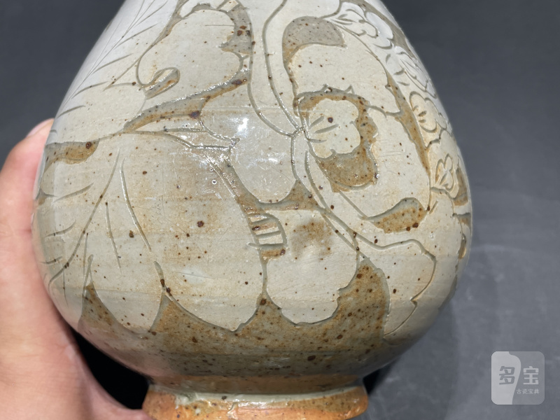 明 刻花山西玉壶春白底刻 - 图7